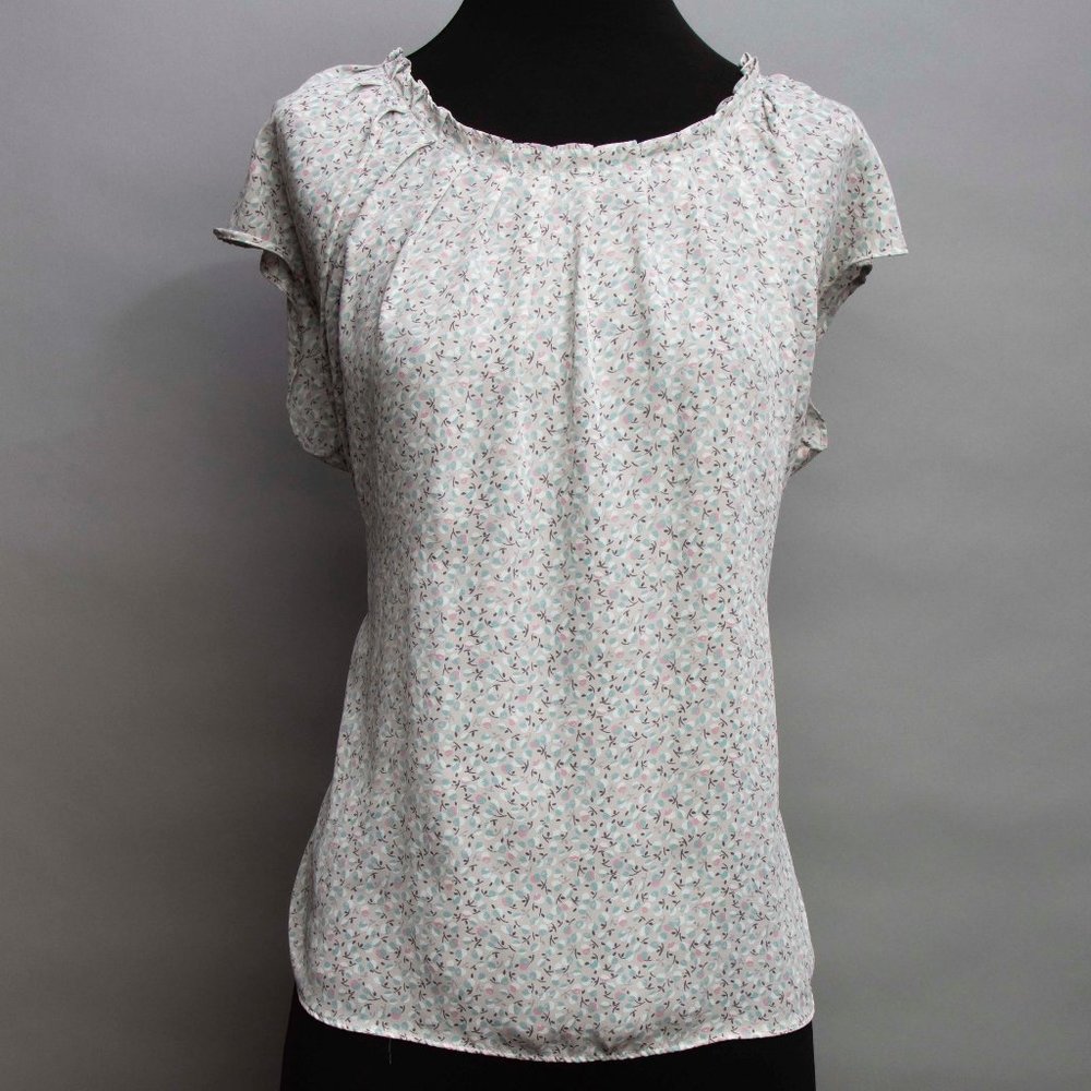 LC Pleated Scoop Neck Top Gray Flower pattern Size XL